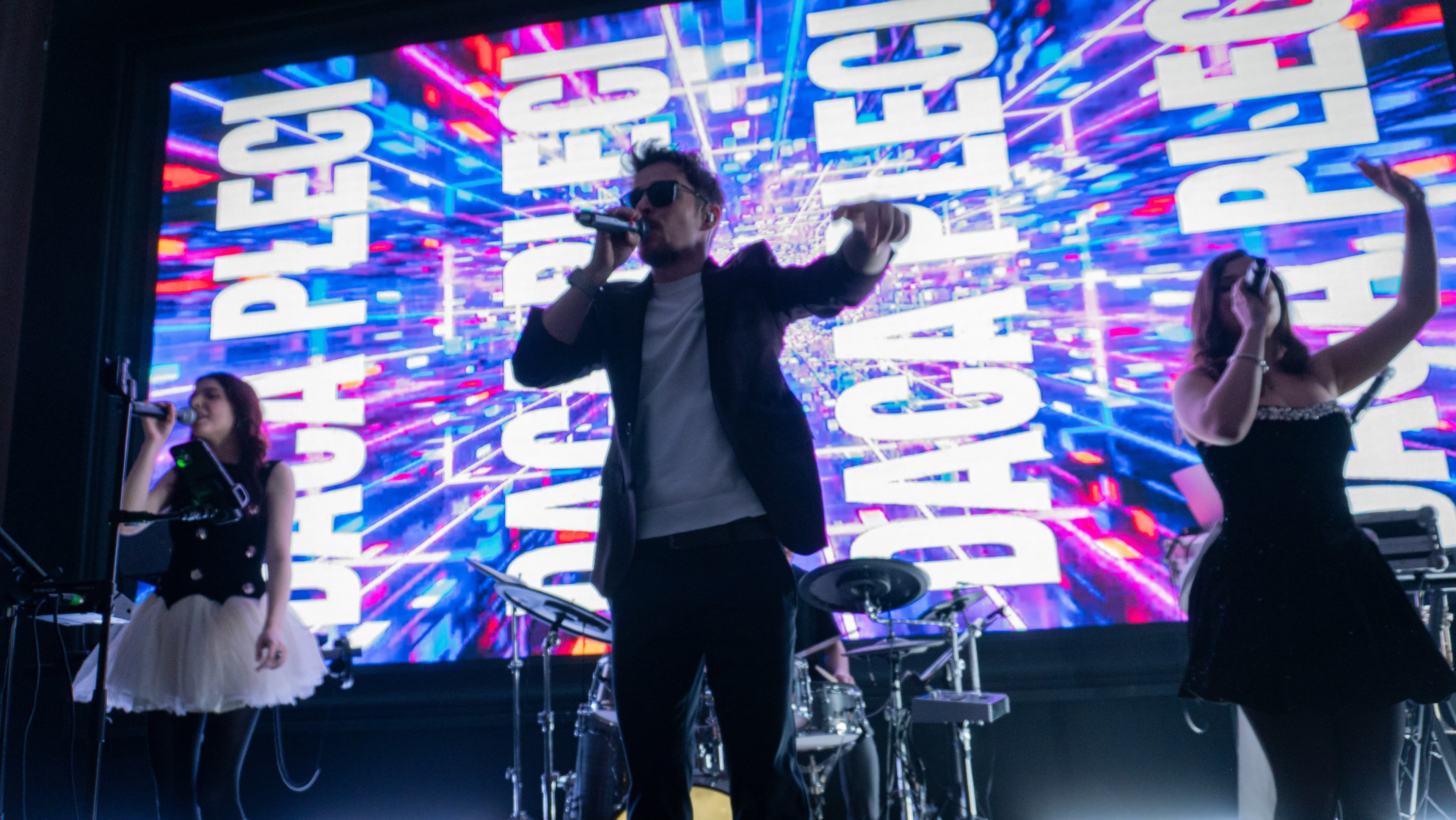 Overnite Band - Trupa nunta | Formatie nunta - Imagine 4