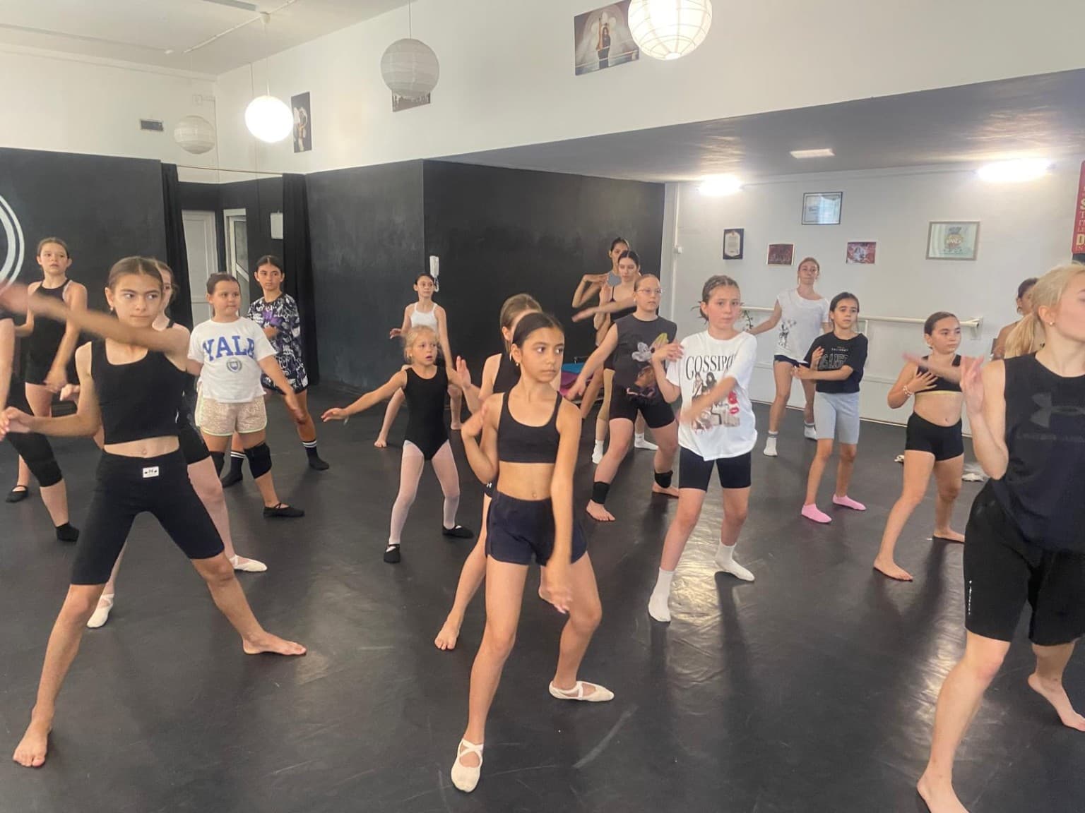 Tabara de vara pentru copii cu Azur Dance Studio - Imagine 6