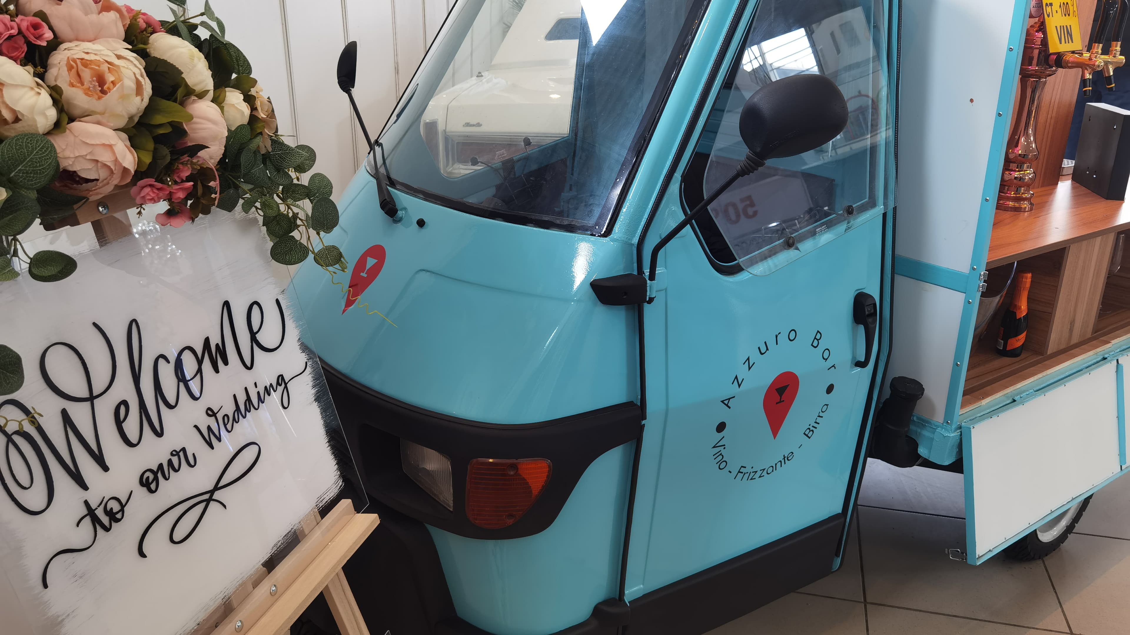 Prosecco Van / Azzuro Bar
