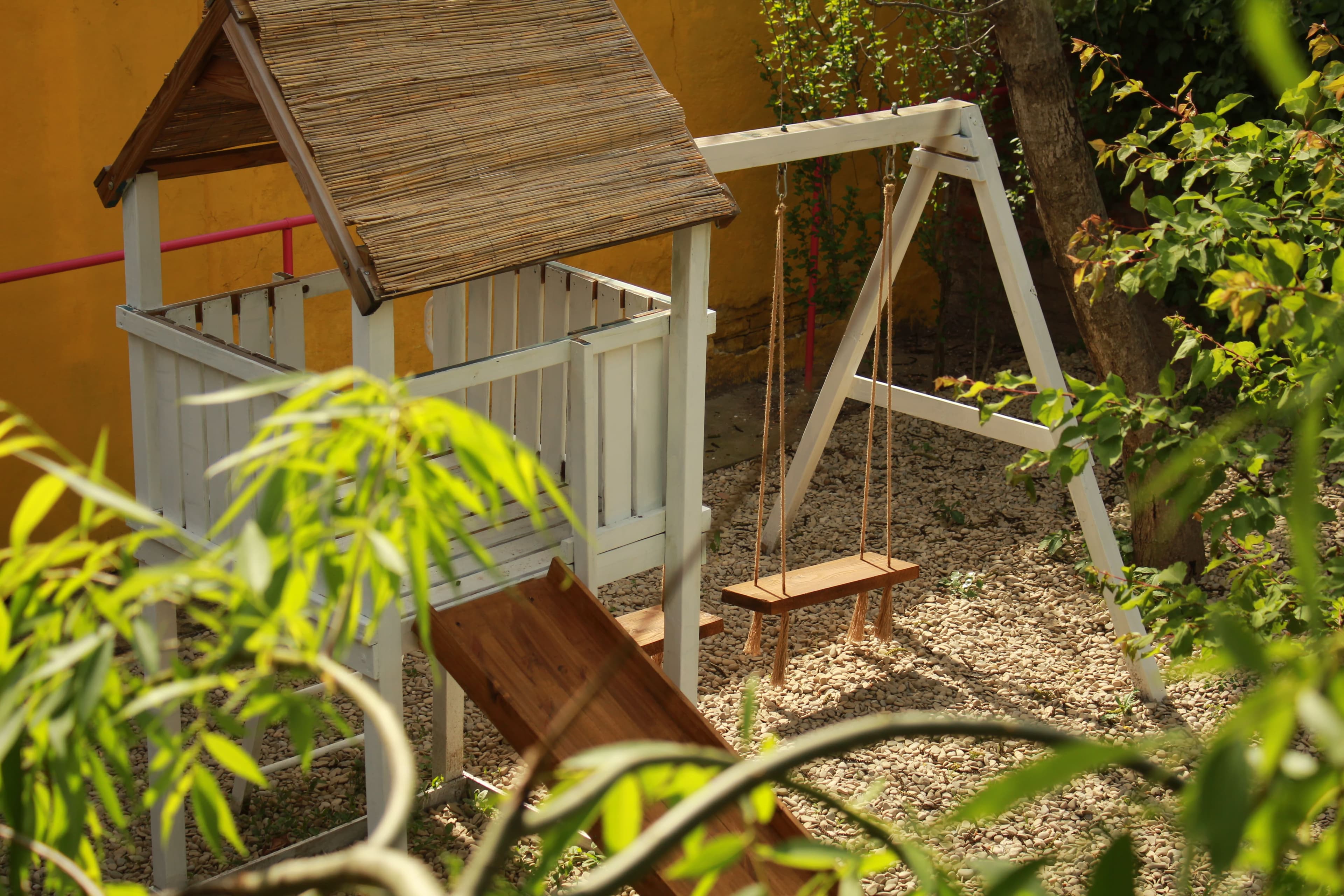 The Yellow House - Imagine 5