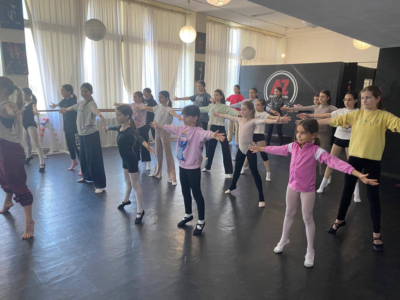 Tabara de vara pentru copii cu Azur Dance Studio - Imagine 2