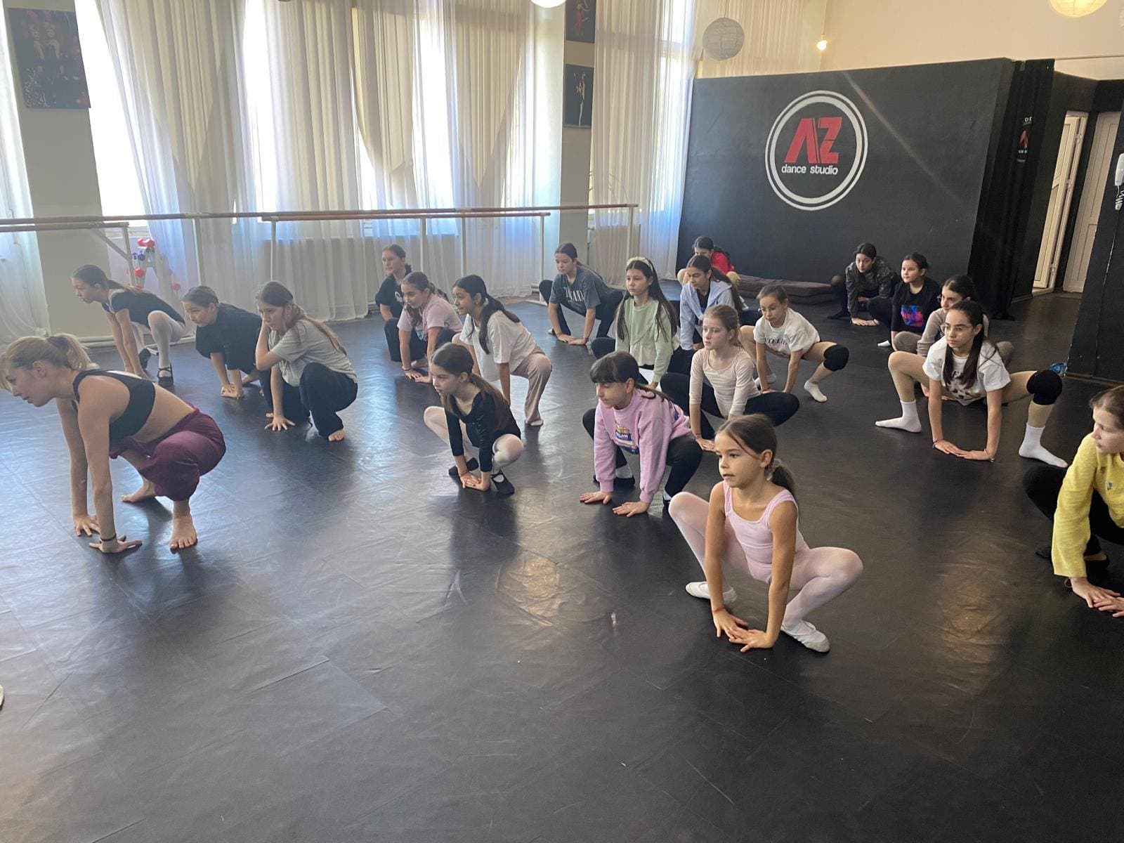 Tabara de vara pentru copii cu Azur Dance Studio - Imagine 3