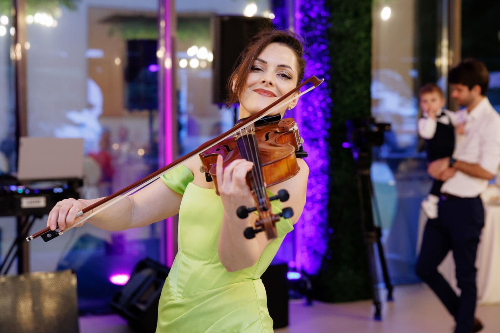 Lady Viola - muzica live Live music care transformă evenimentele  în experiențe memorabile. - Imagine 8