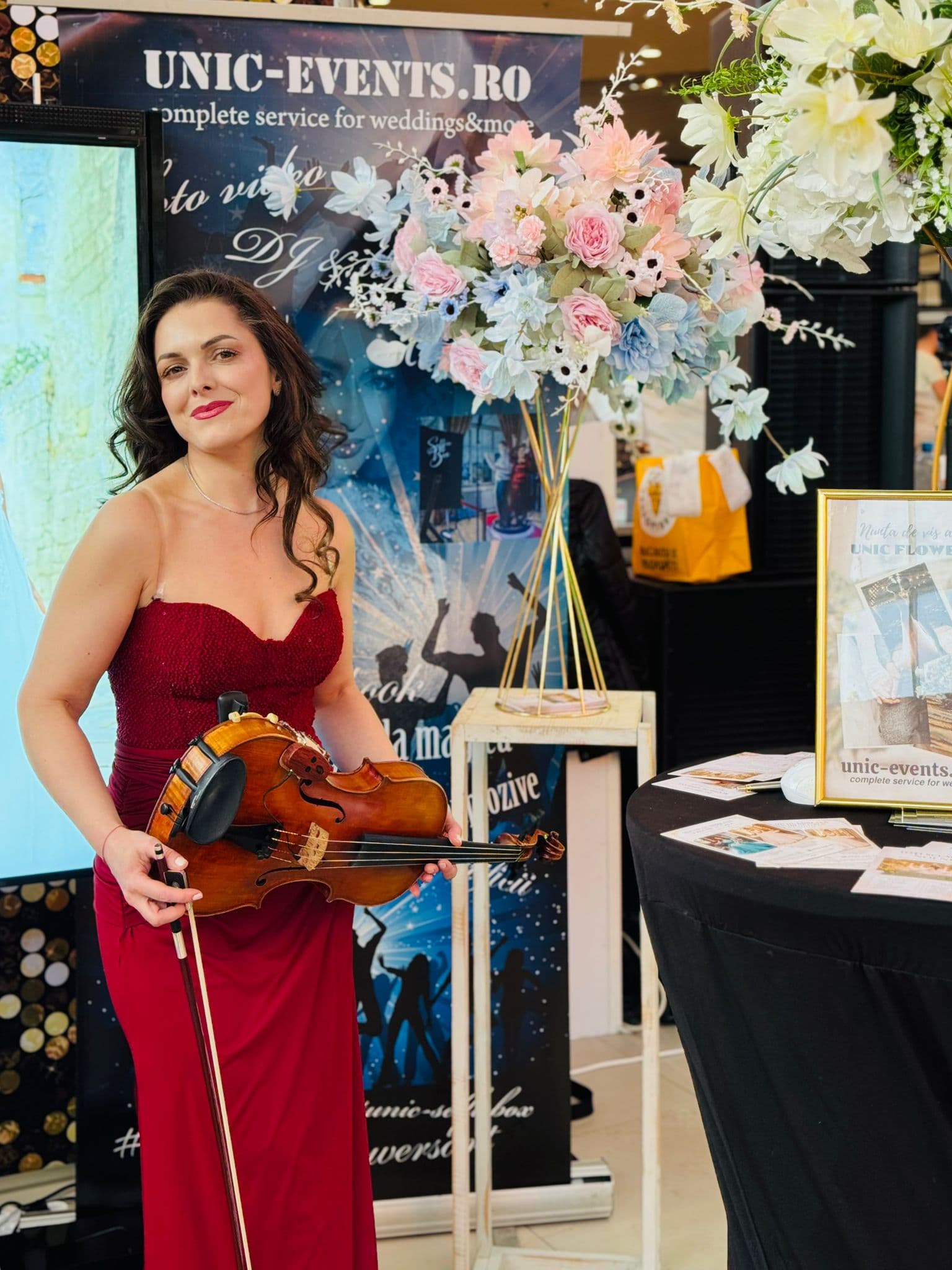 Lady Viola - muzica live Live music care transformă evenimentele  în experiențe memorabile. - Imagine 7