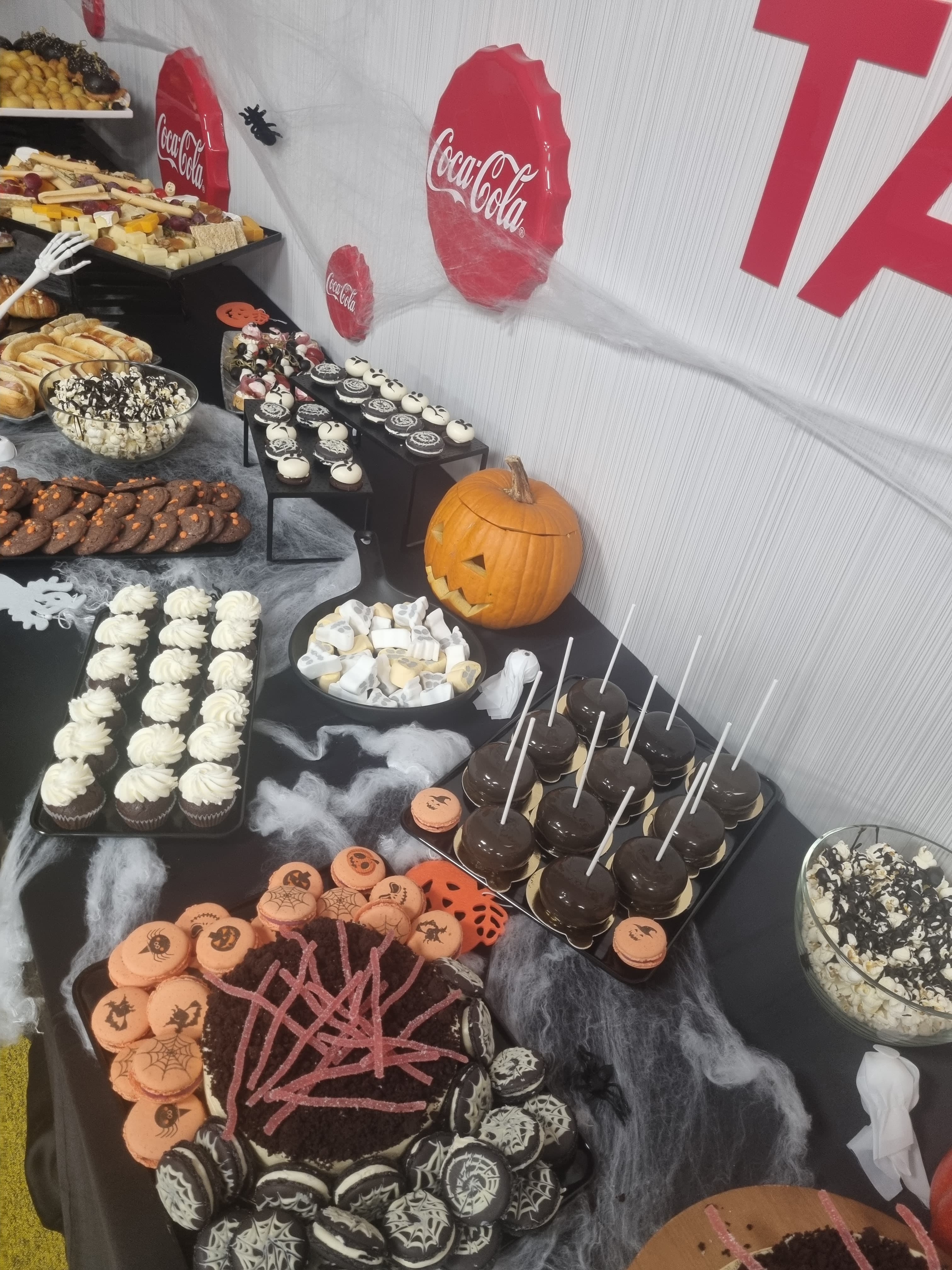 PREMIER CATERING & EVENTS - Imagine 8