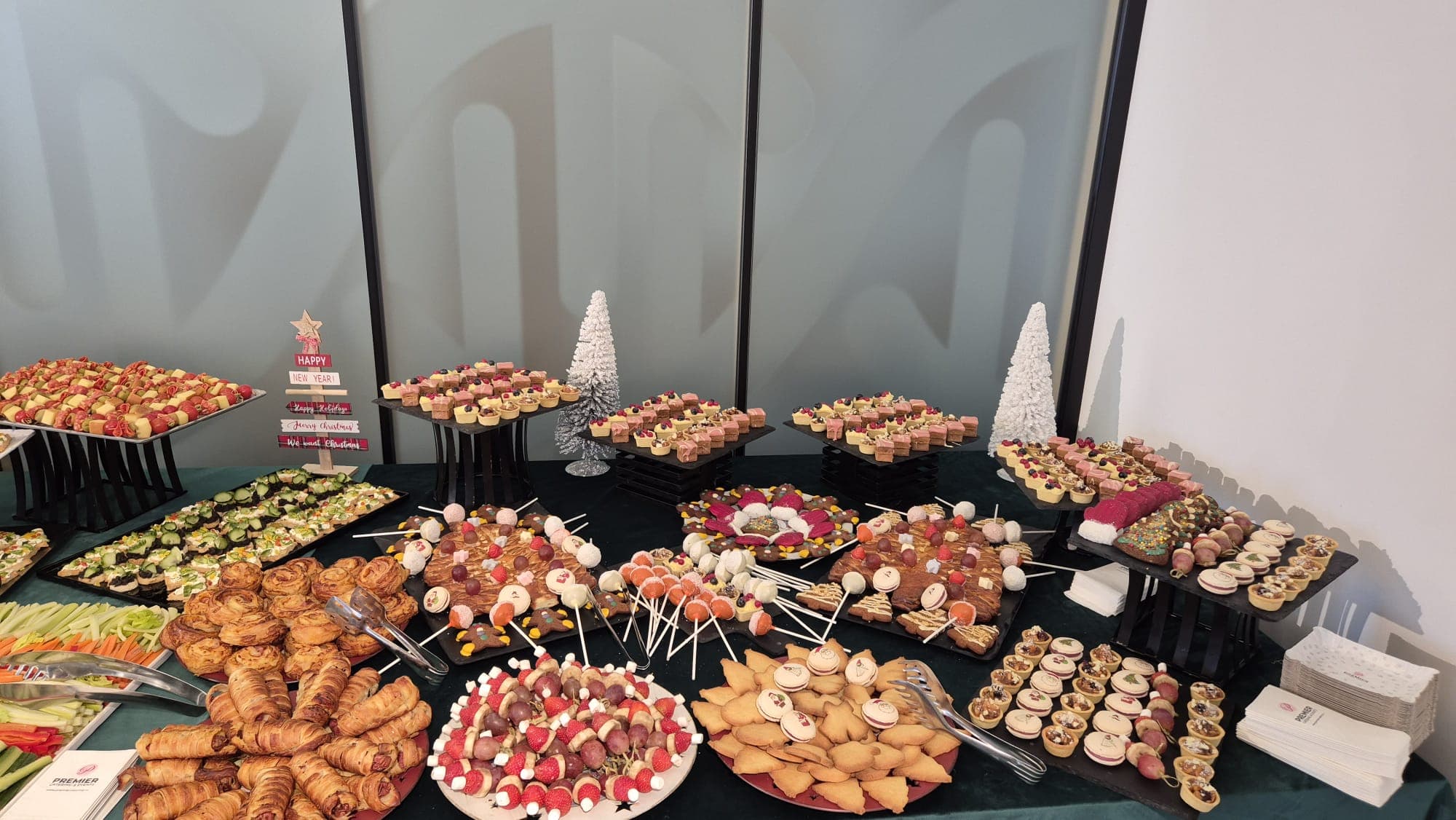 PREMIER CATERING & EVENTS - Imagine 7