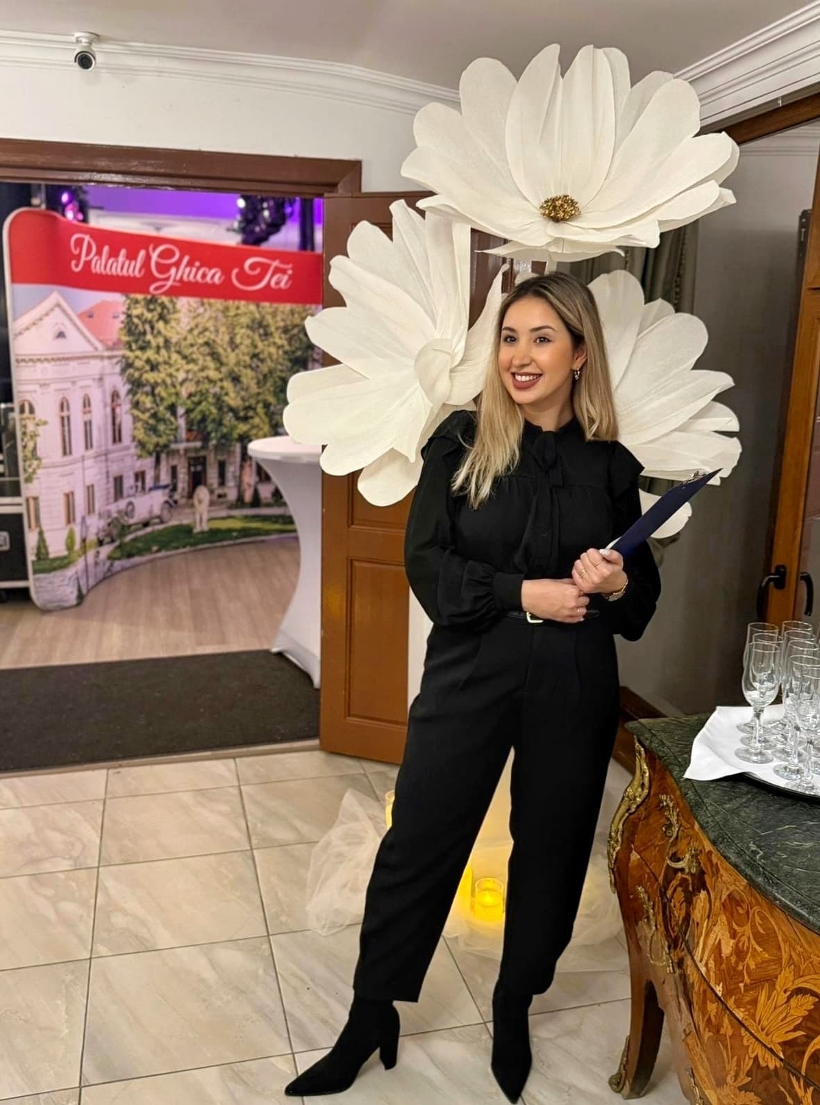 Hostess - București - Imagine 2