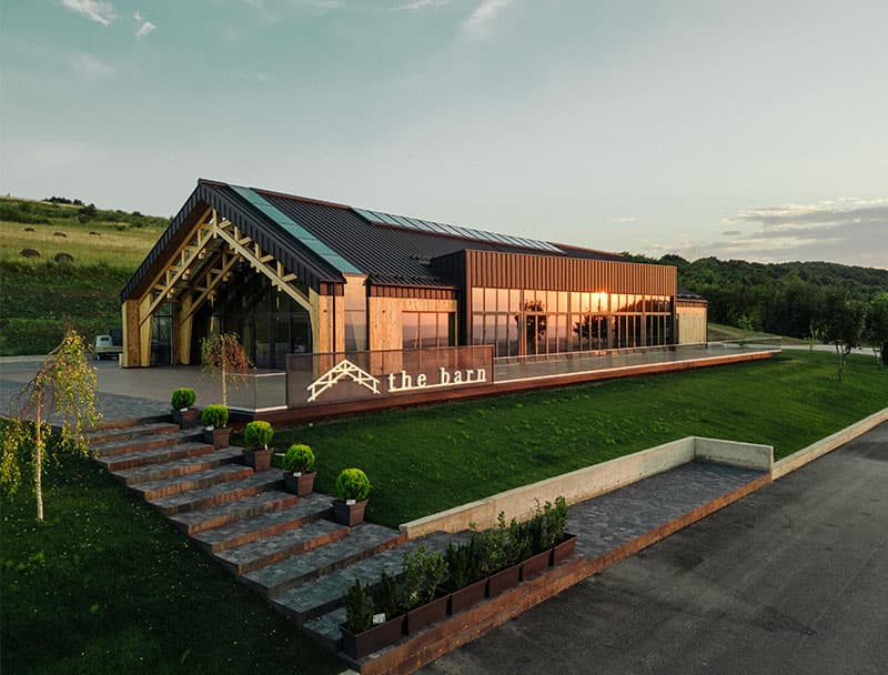 The Barn - Sală pentru nunți, botezuri, petreceri private și evenimente corporate