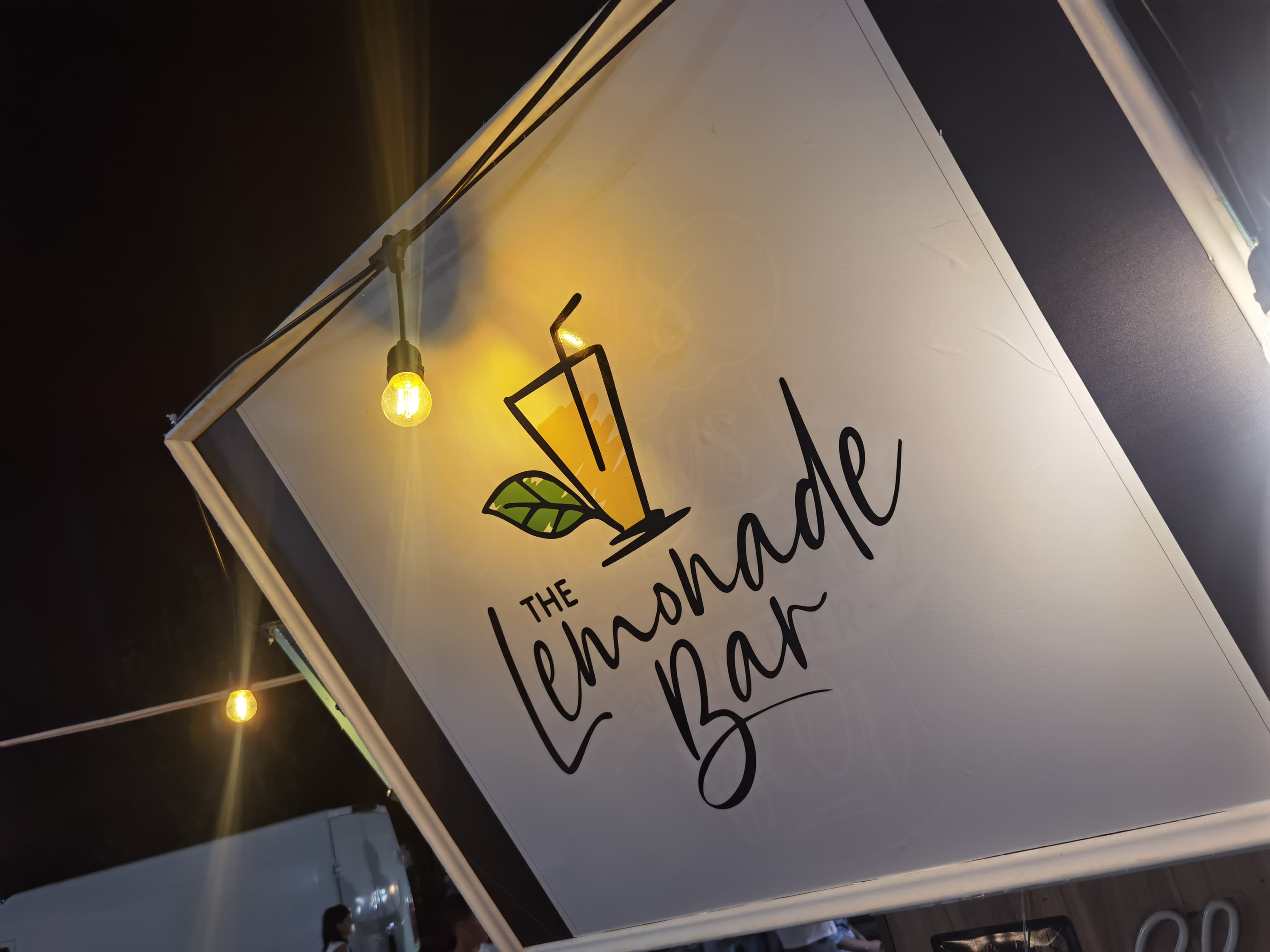 Prosecco Van / Azzuro Bar - Imagine 9