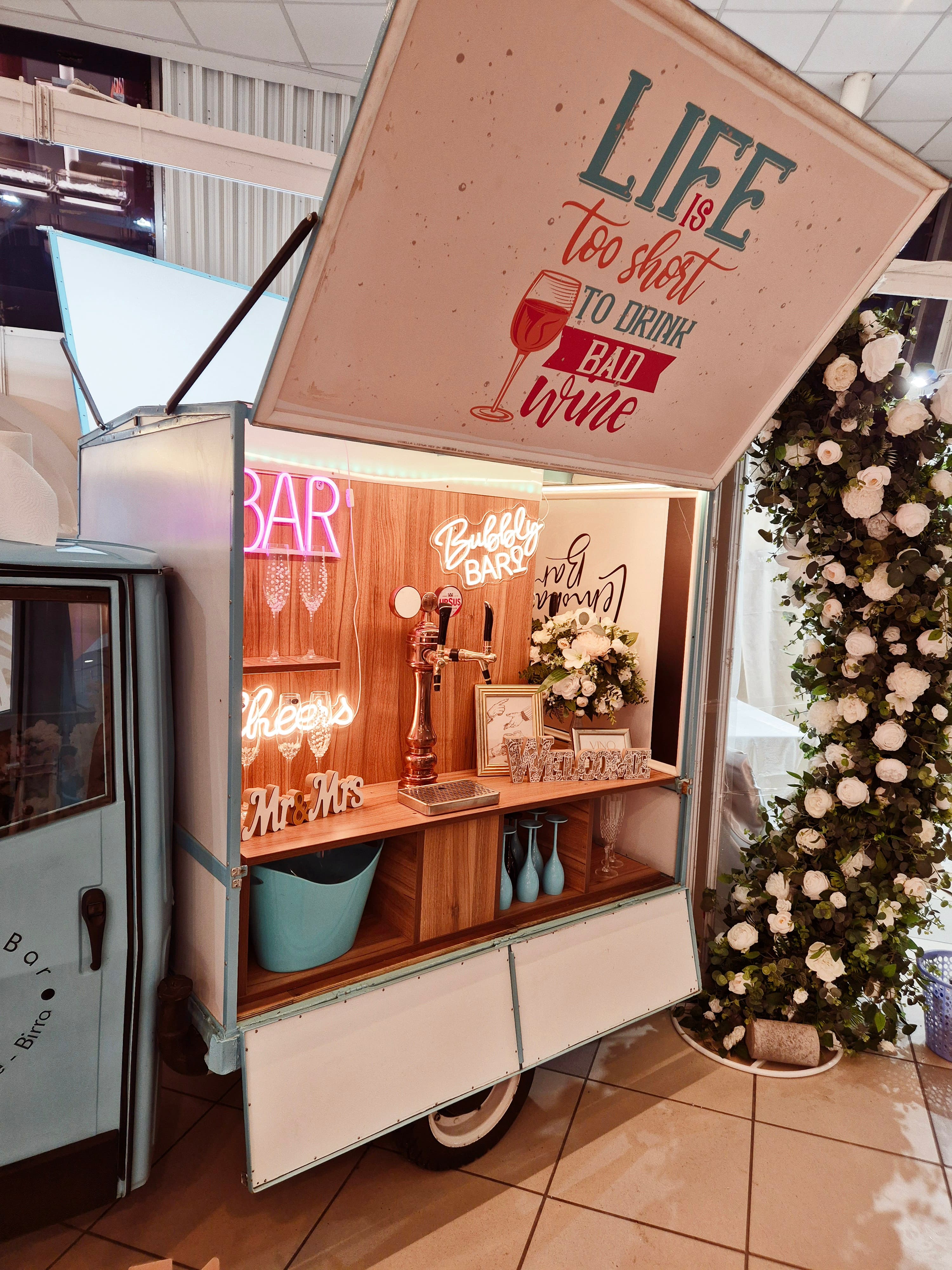 Prosecco Van / Azzuro Bar - Imagine 8