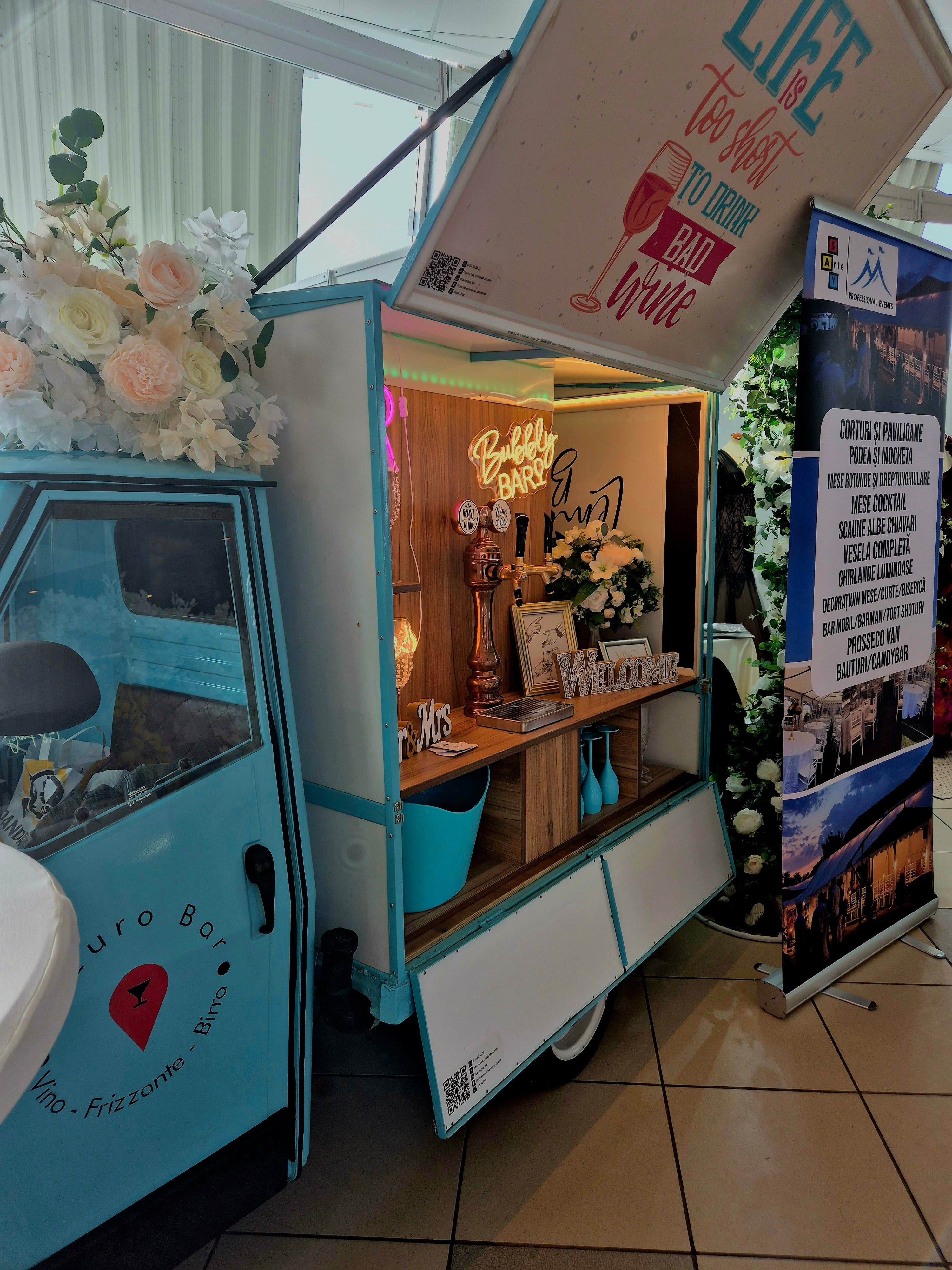 Prosecco Van / Azzuro Bar - Imagine 7