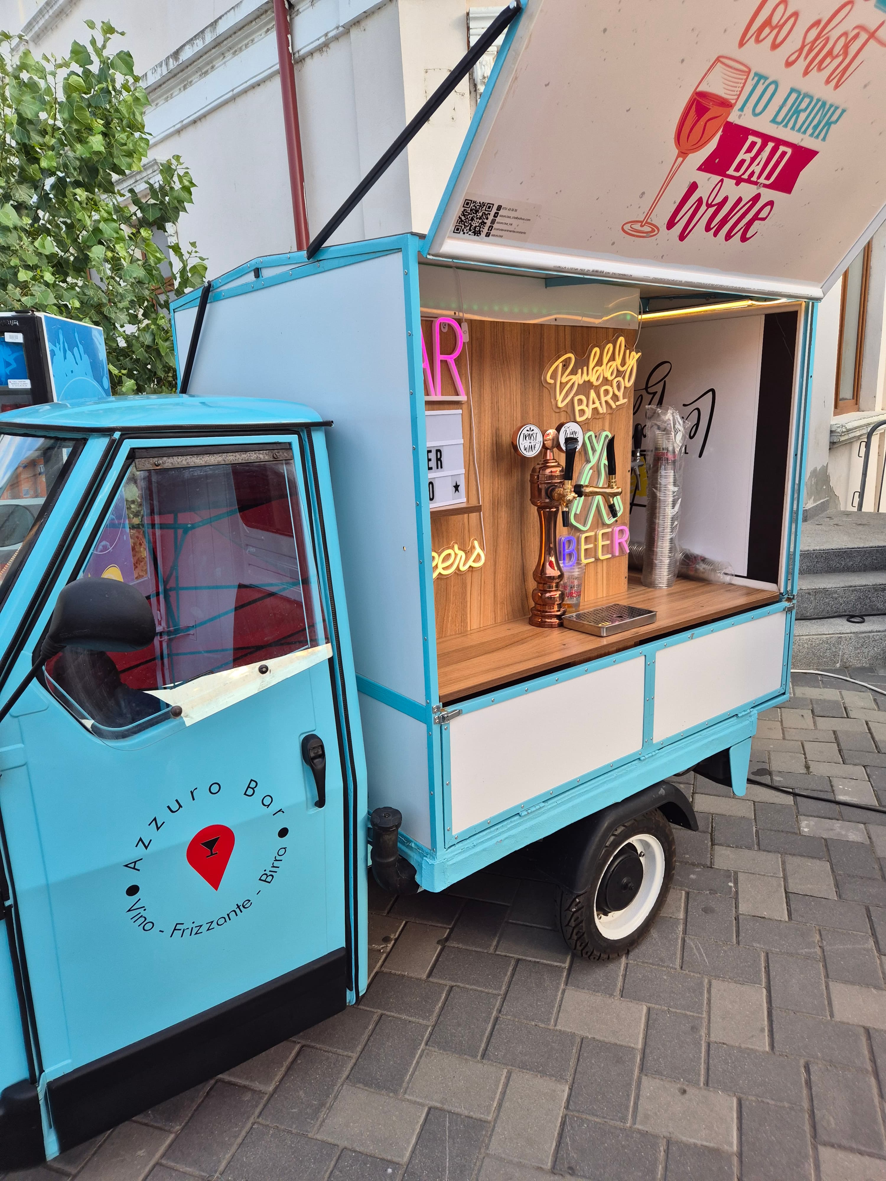 Prosecco Van / Azzuro Bar - Imagine 5