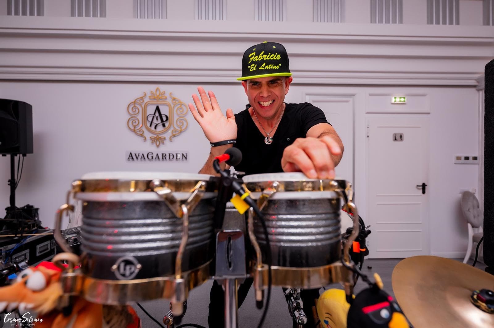 Fabricio Percussion (Live Percussion Show) - Imagine 4