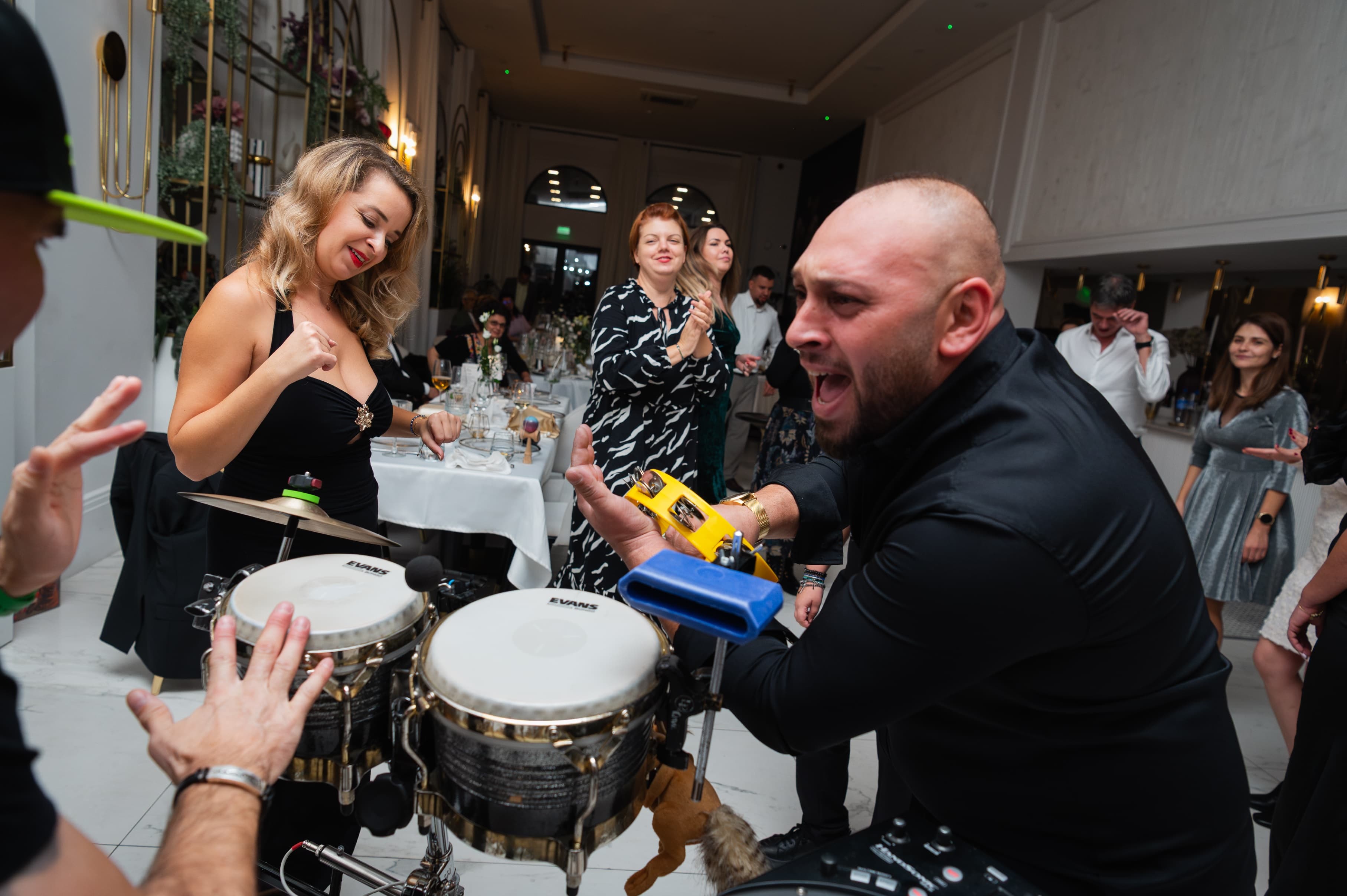 Fabricio Percussion (Live Percussion Show) - Imagine 5