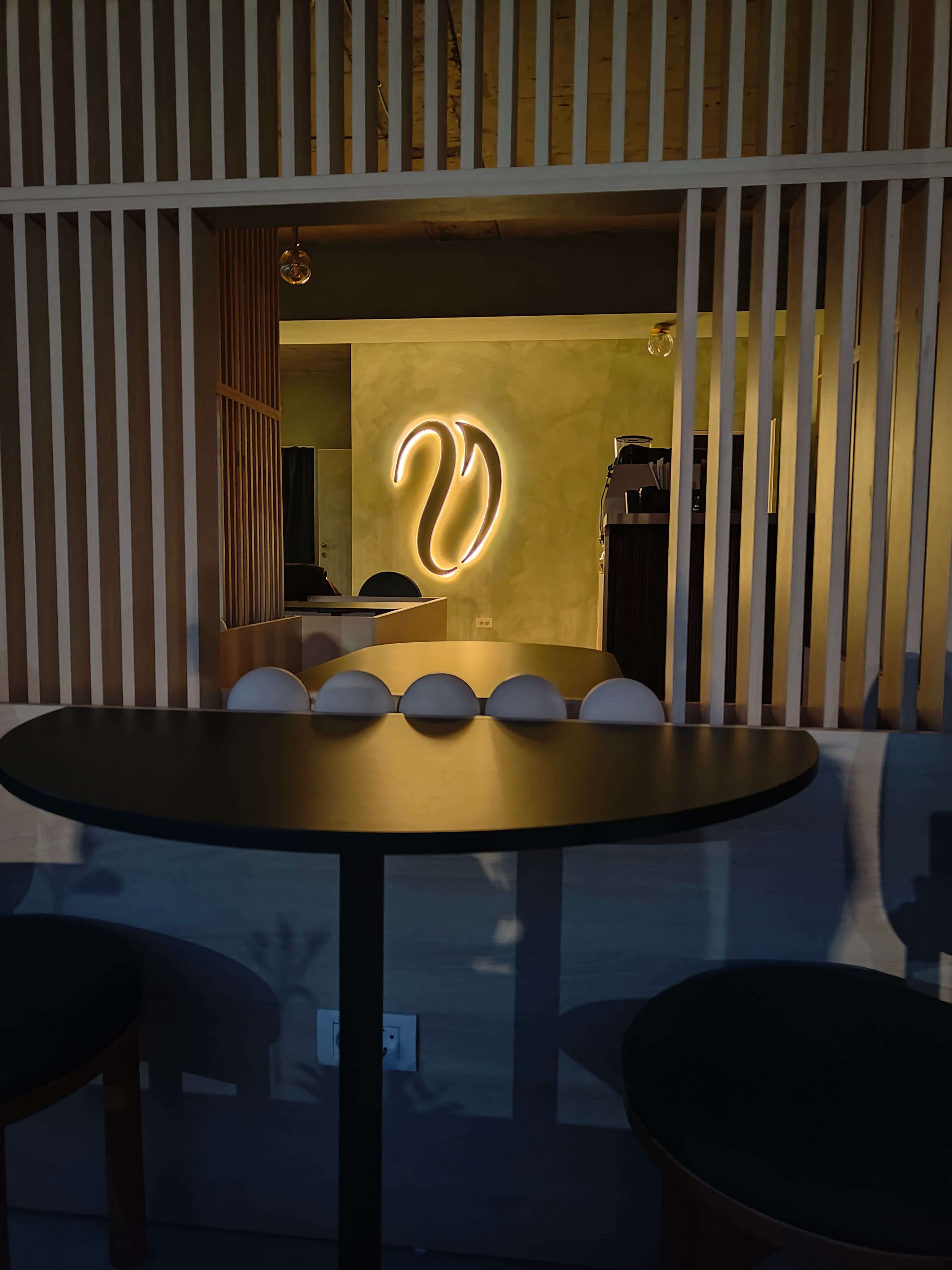 21 Beans Specialty Coffee and Cocktails Lounge - Imagine 3