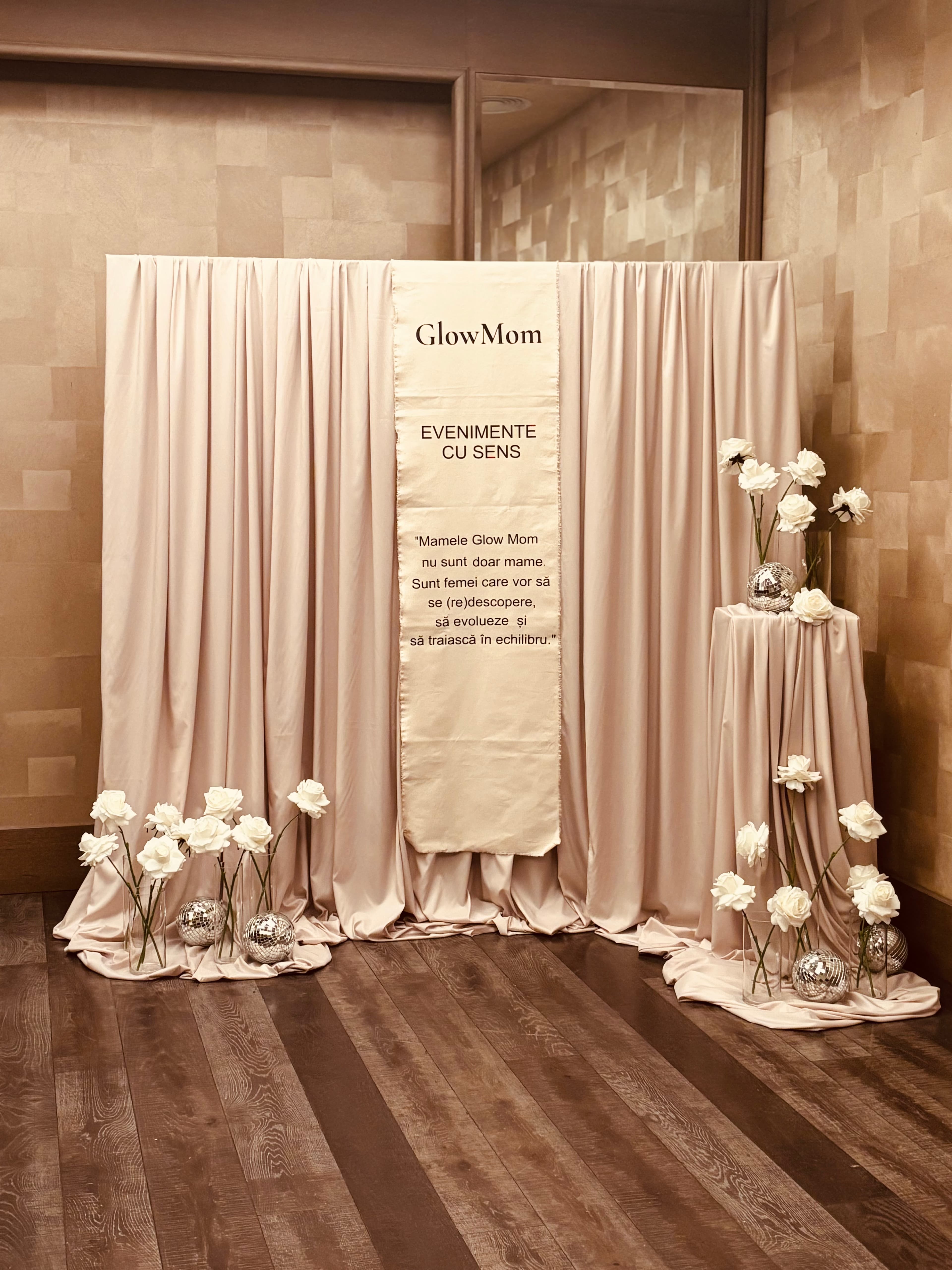 Poveste cu Baloane - Decor foto corner si aranjamente cu baloane si flori - Imagine 8