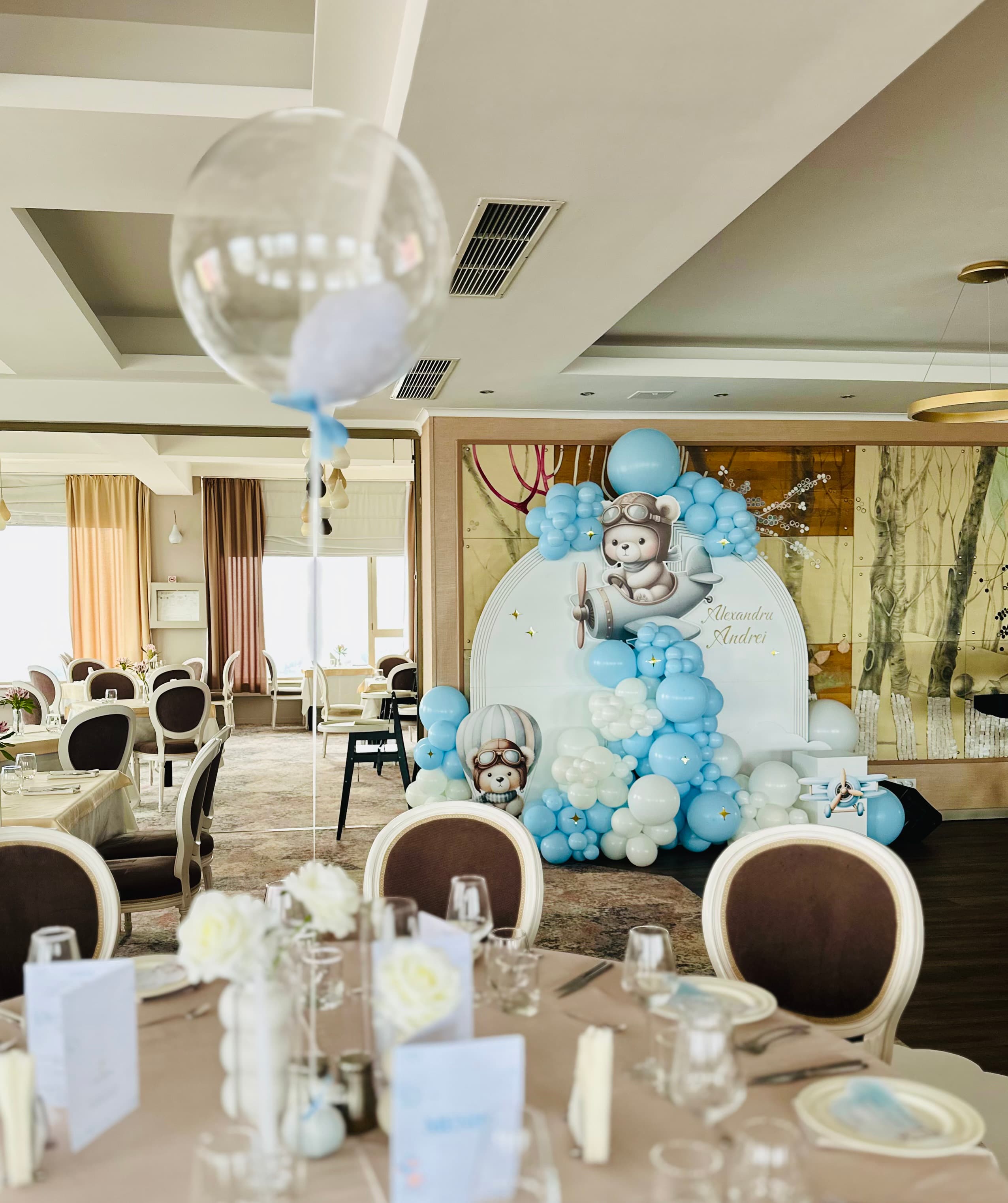 Poveste cu Baloane - Decor foto corner si aranjamente cu baloane si flori - Imagine 4