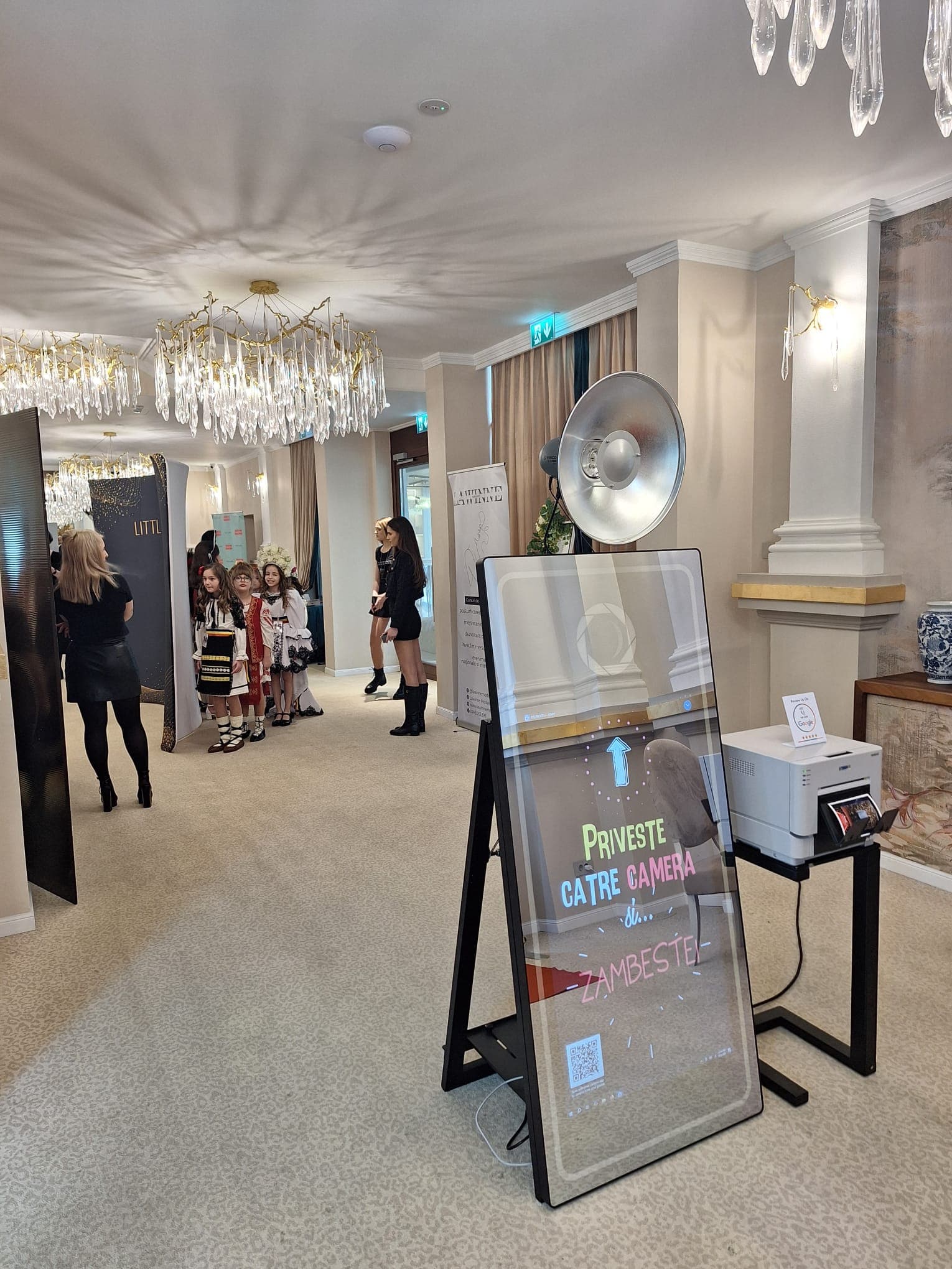 Ivastyle.ro Photobooth Arad Cabina Foto Arad Oglinda Foto Arad Servicii Evenimente - Imagine 9